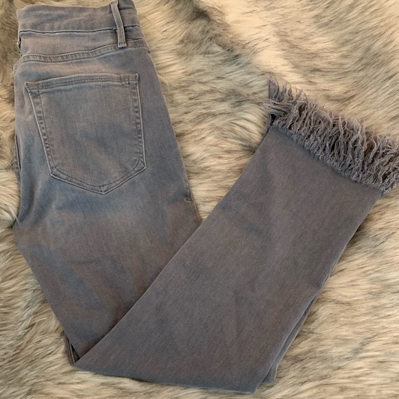 Good American Pants - Gray Good American Frayed hem Jeans